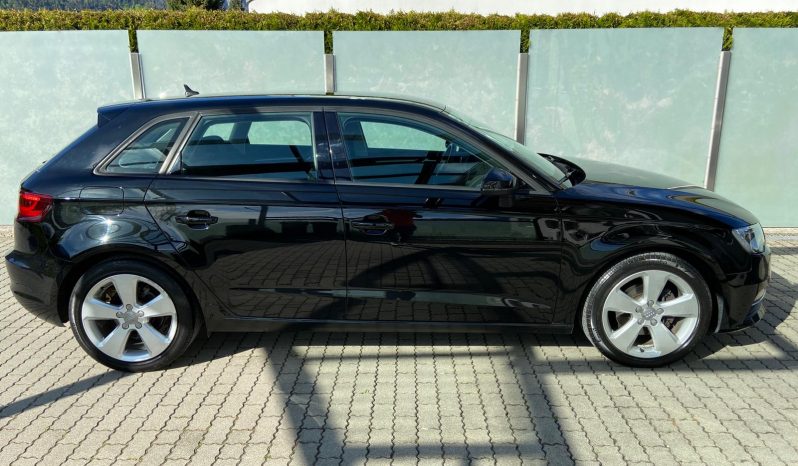 Audi A3 Sportback 1,6 TDI *Bixenon*PDC*Navi* Limousine voll
